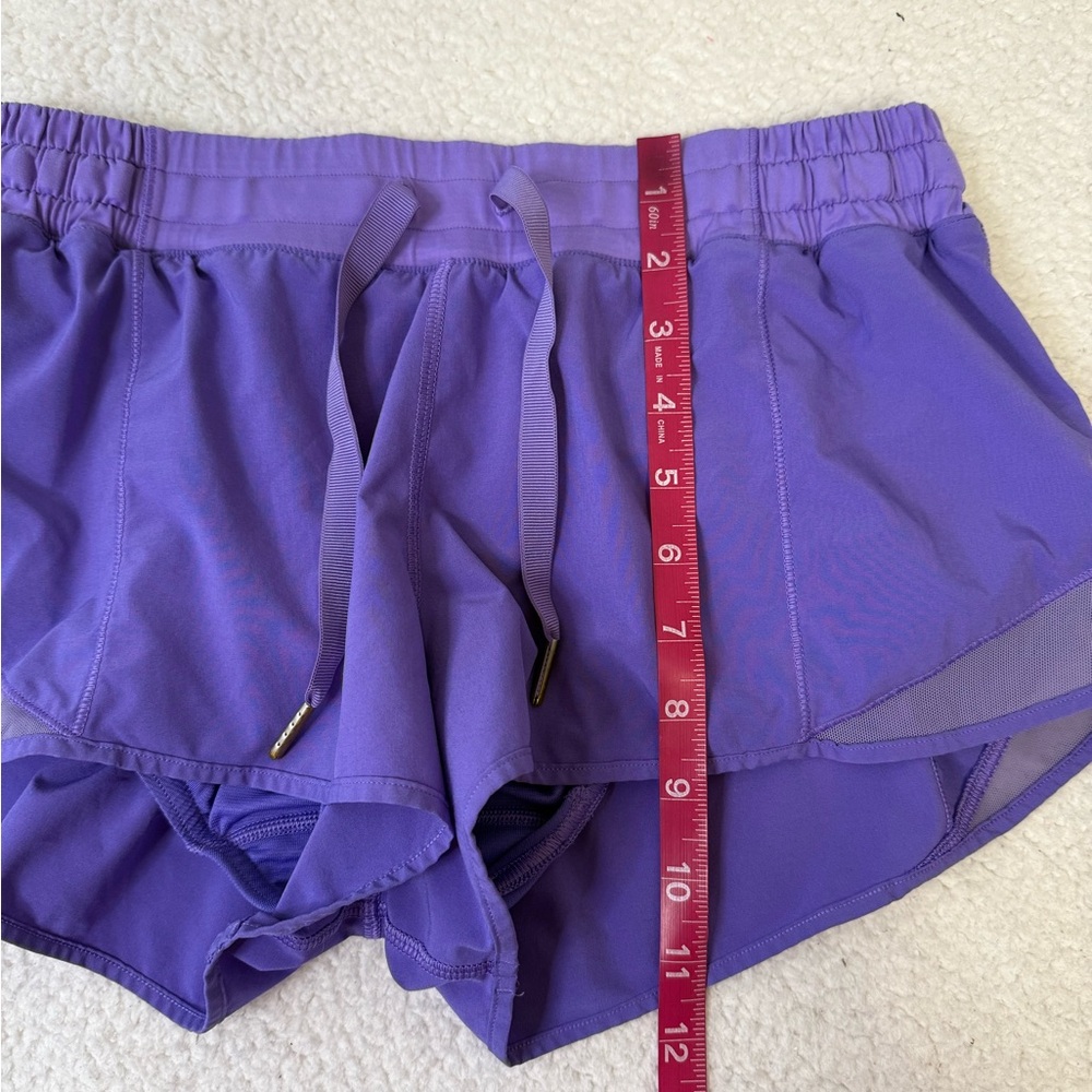 Lululemon low rise lined hotty hot shorts size 2.5" size 8 purple EUC - Picture 11 of 11